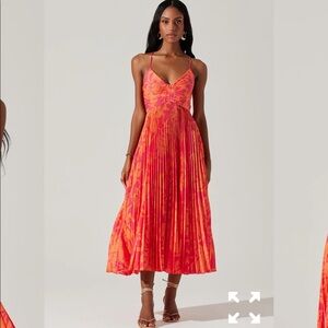 Astr the label Blythe Floral Plisse Midi Dress - Fuchsia orange print / XS